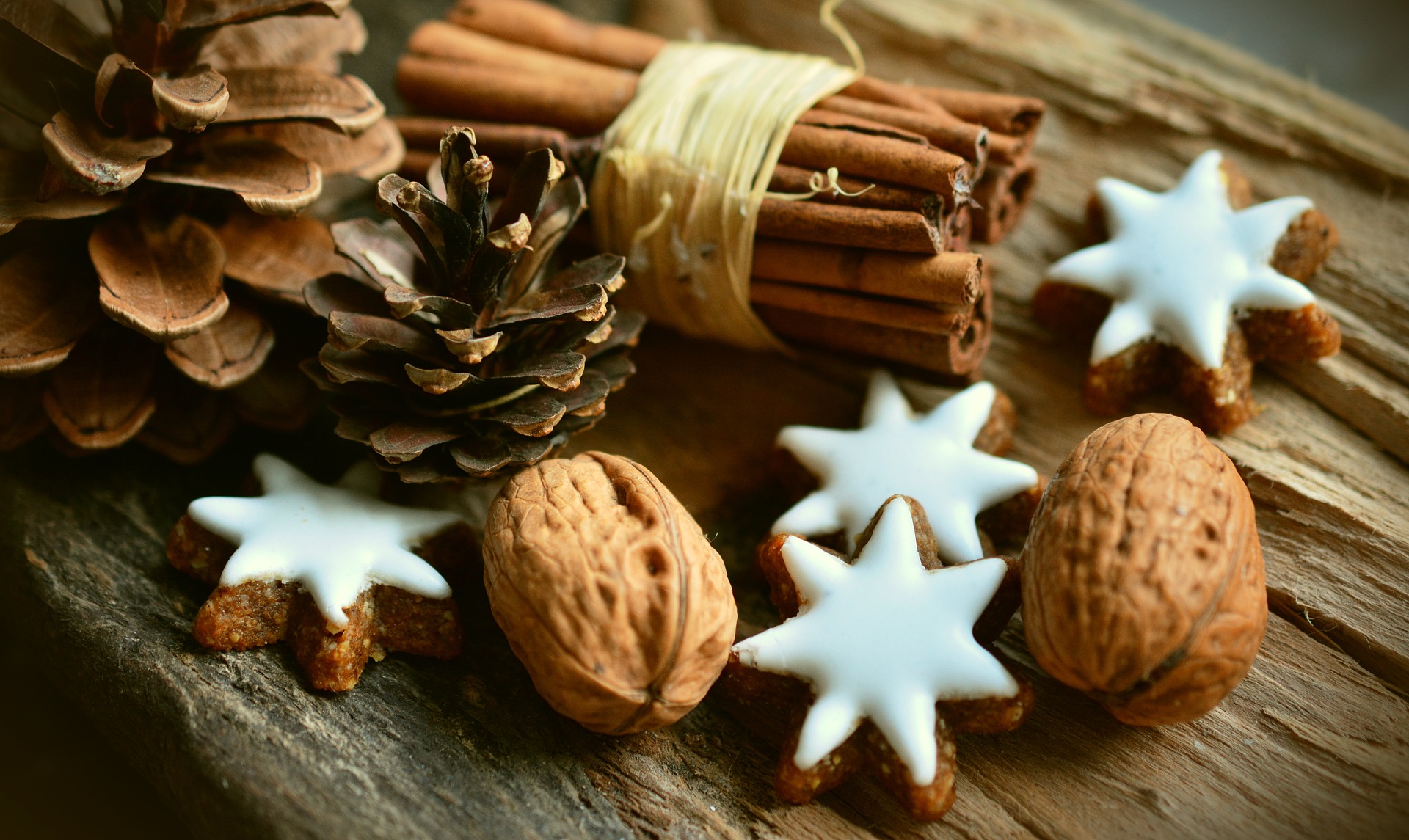 cinnamon-stars-2991174_1920